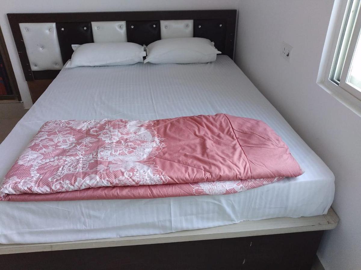 Hotel Vishal Buxar ภายนอก รูปภาพ