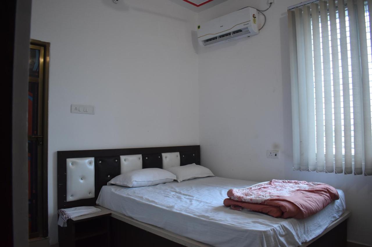 Hotel Vishal Buxar ภายนอก รูปภาพ