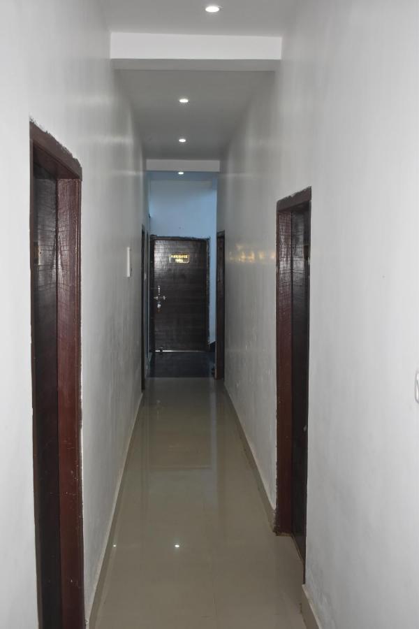 Hotel Vishal Buxar ภายนอก รูปภาพ