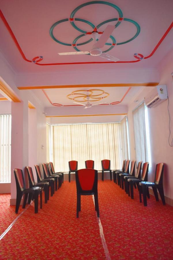 Hotel Vishal Buxar ภายนอก รูปภาพ