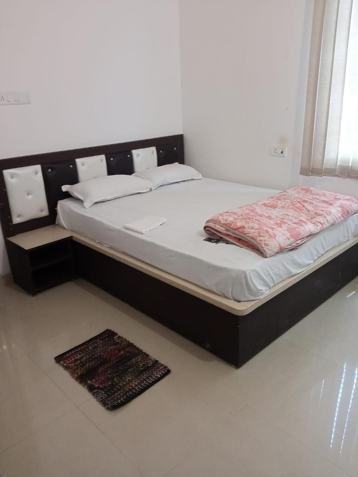 Hotel Vishal Buxar ภายนอก รูปภาพ